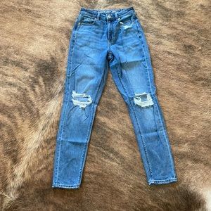 American Eagle mom jean
